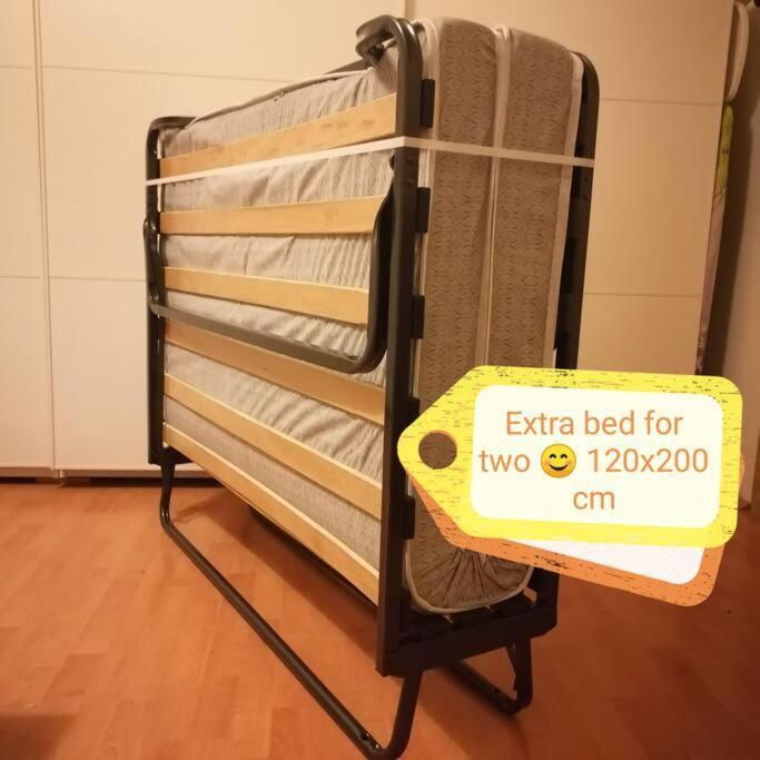 Basement Flat In The City Center!! Apartamento